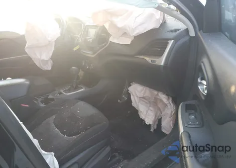 2018 Jeep Cherokee Latitude Fwd из США, поврежденный, VIN 1C4PJLCBXJD519092